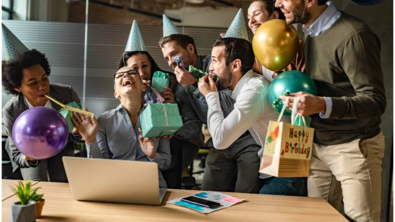 8 Ways to Celebrate Employee Birthdays in 2026 (Remote-Friendly)